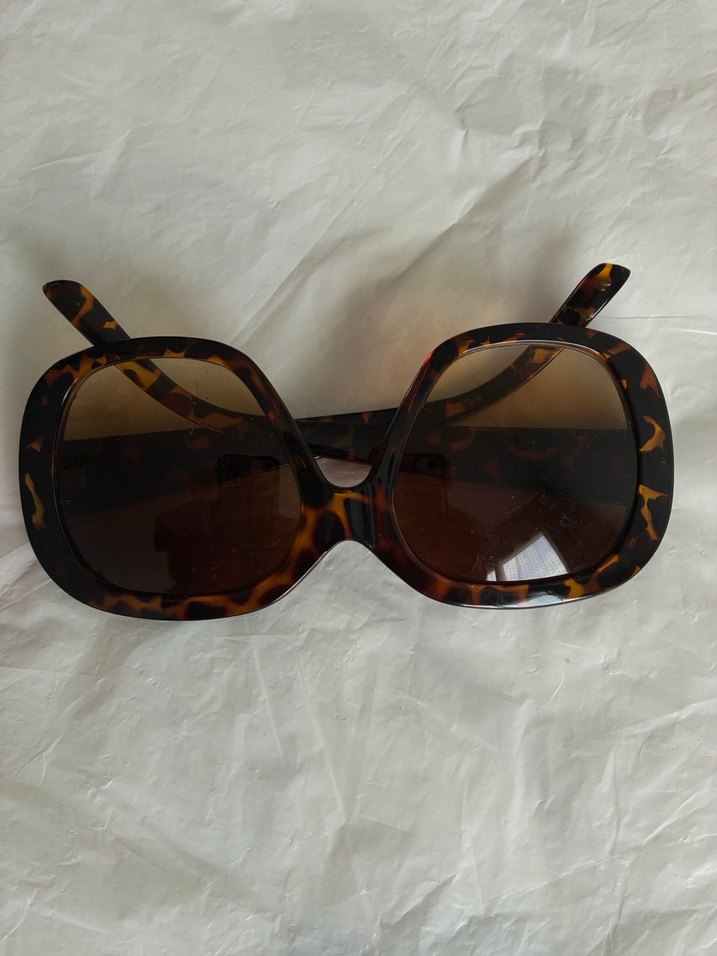 Eskilerden Kahverengi Kemer Detaylı Retro Kadın Gözlüğü - Görsel 4