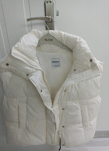 BERSHKA sıfır kol yelek