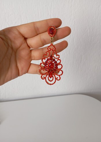 Uzun Kırmızı Payetli Nakışlı Küpe - Görsel 2