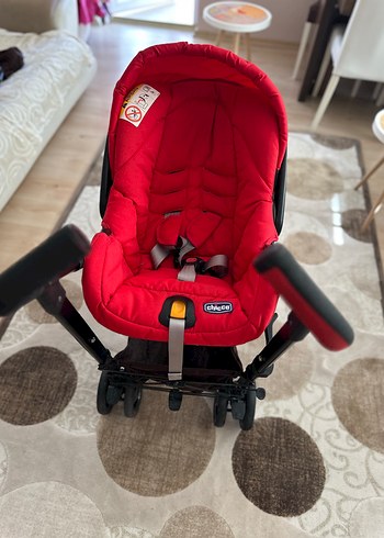 Chicco Kırmızı Bebek Arabası ve Taşıma Koltuğu