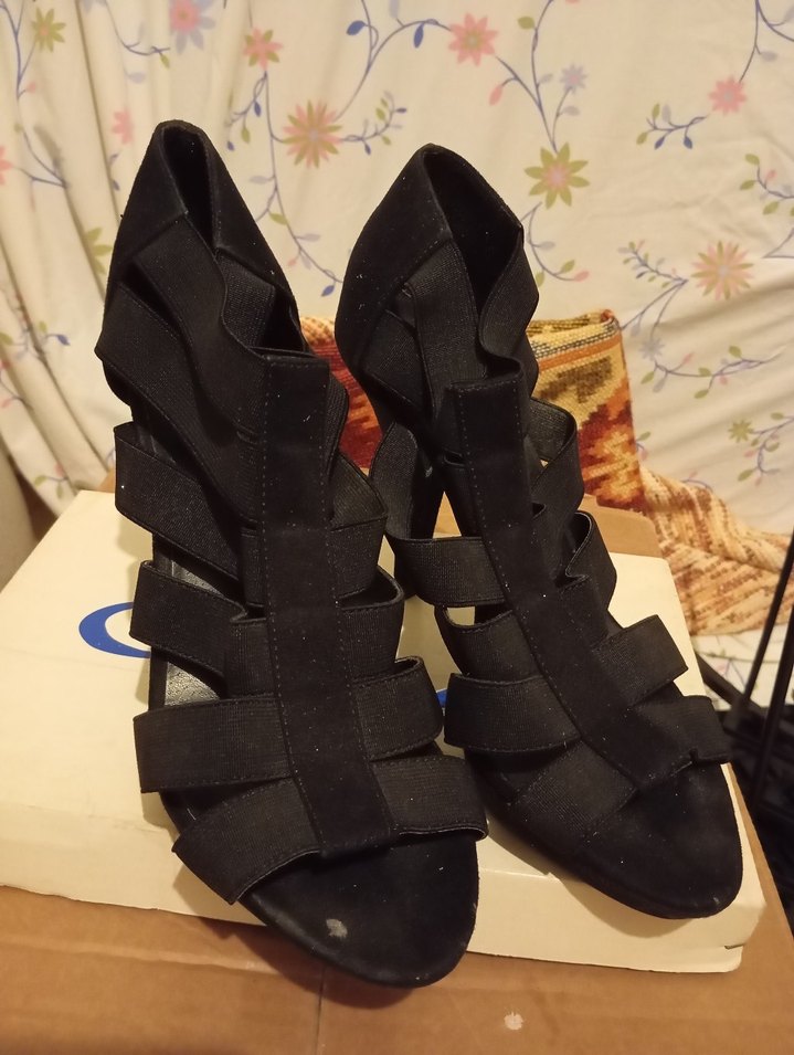 Siyah Tokalı Yüksek Topuklu Kadın Ayakkabı - Görsel 2