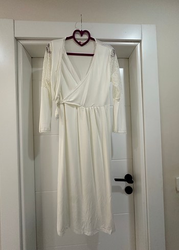 Uzun Kollu Beyaz elbise - Görsel 2