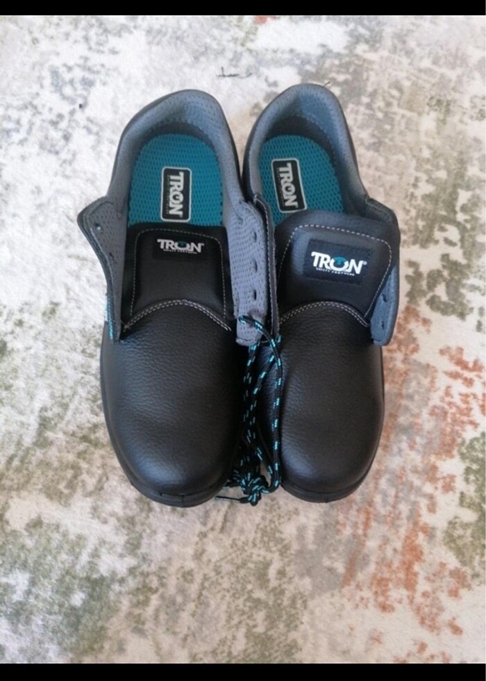 Siyah ayakkabı - Görsel 2