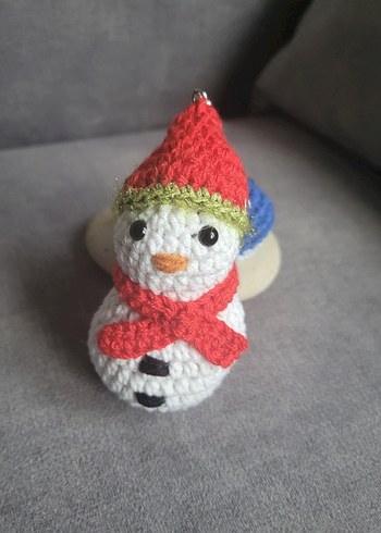 ÖRGÜ KARDAN ADAM ANAHTARLIK VE ÇANTA SÜSÜ - Görsel 2