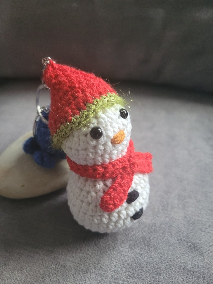 ÖRGÜ KARDAN ADAM ANAHTARLIK  VE ÇANTA SÜSÜ - Görsel 3