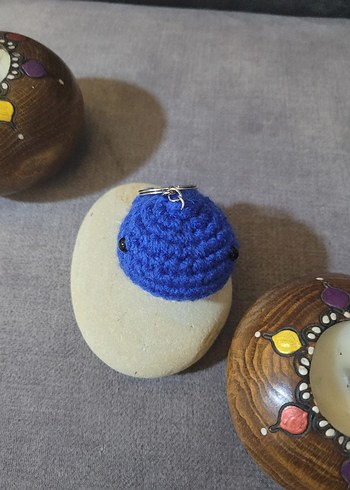 El Yapımı Mavi Örgü Balina Anahtarlık - Görsel 2