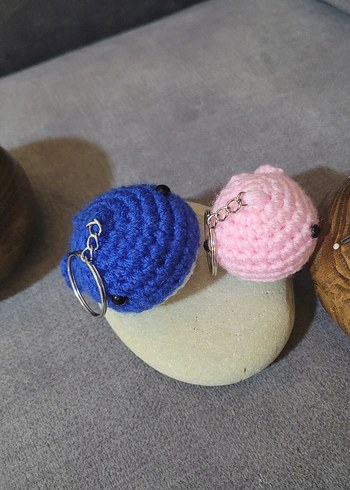 El Yapımı Mavi Örgü Balina Anahtarlık - Görsel 5