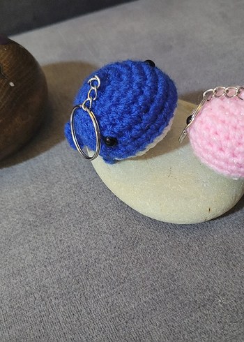 El Yapımı Mavi Örgü Balina Anahtarlık - Görsel 4