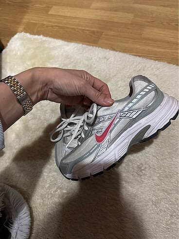 37,5 Beden Nike ayakkabı
