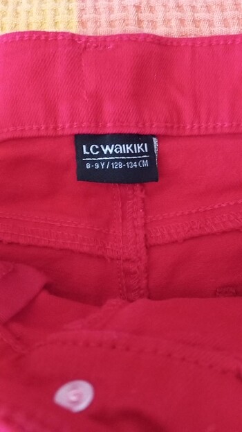 LC Waikiki Lcw marka 8-9 yaş erkek çocuk kırmızı pantolon 