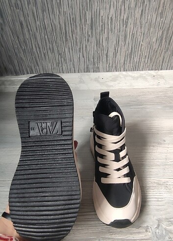 35 Beden siyah Renk Zara Unisex Çocuk Bot