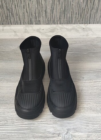 35 Beden Zara Unisex Çocuk Bot