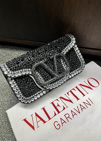 VALENTİNO 