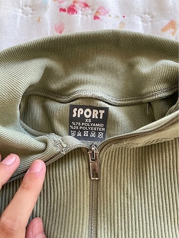 Sportive Yesil uzun kollu crop