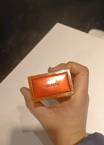 Tom Ford Bitter Peach Kadın Parfümü 100 ml - Görsel 2