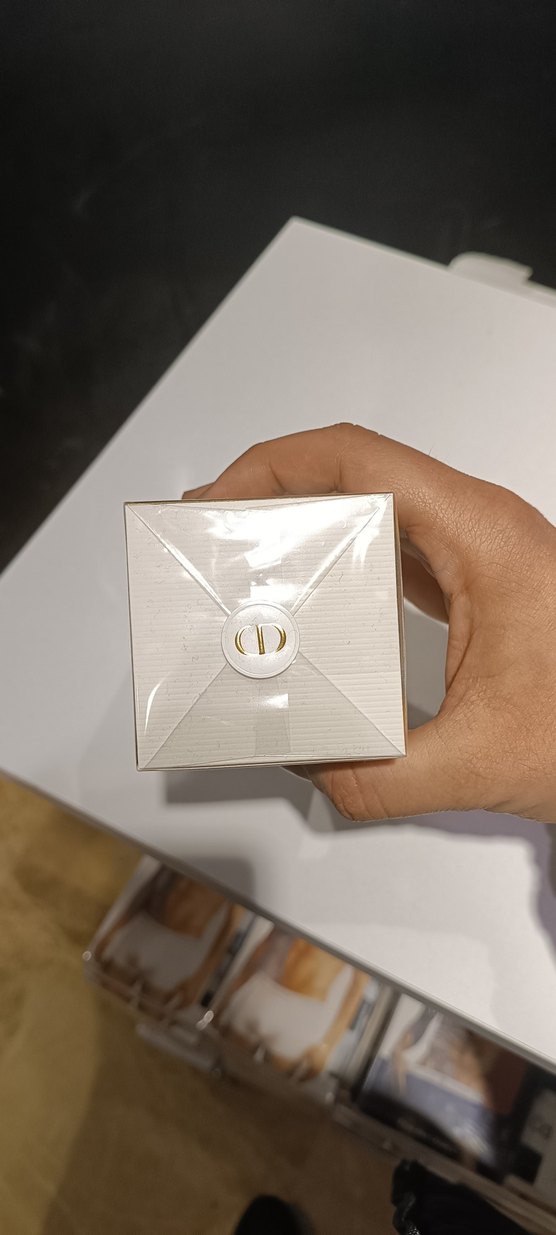 Dior J'adore Kadın Parfümü 50 ml - Görsel 2