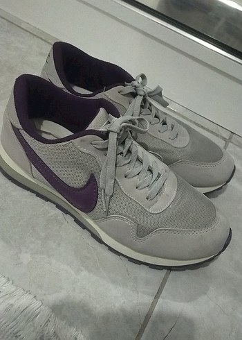 Mor Detaylı Gri Kadın Spor Ayakkabı - Görsel 3