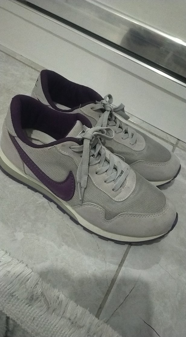 Mor Detaylı Gri Kadın Spor Ayakkabı - Görsel 3