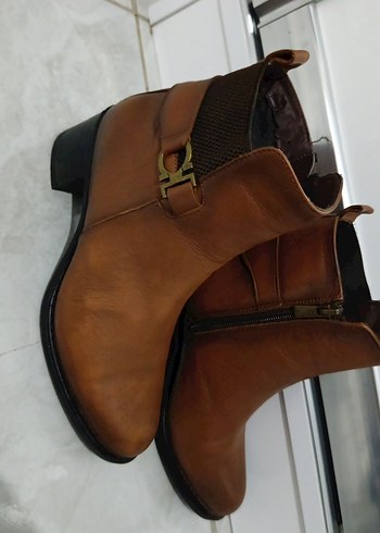 Kahverengi Deri Tokalı Kadın Bot - Görsel 2