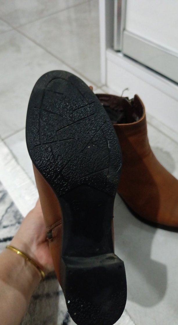 Kahverengi Deri Tokalı Kadın Bot - Görsel 3