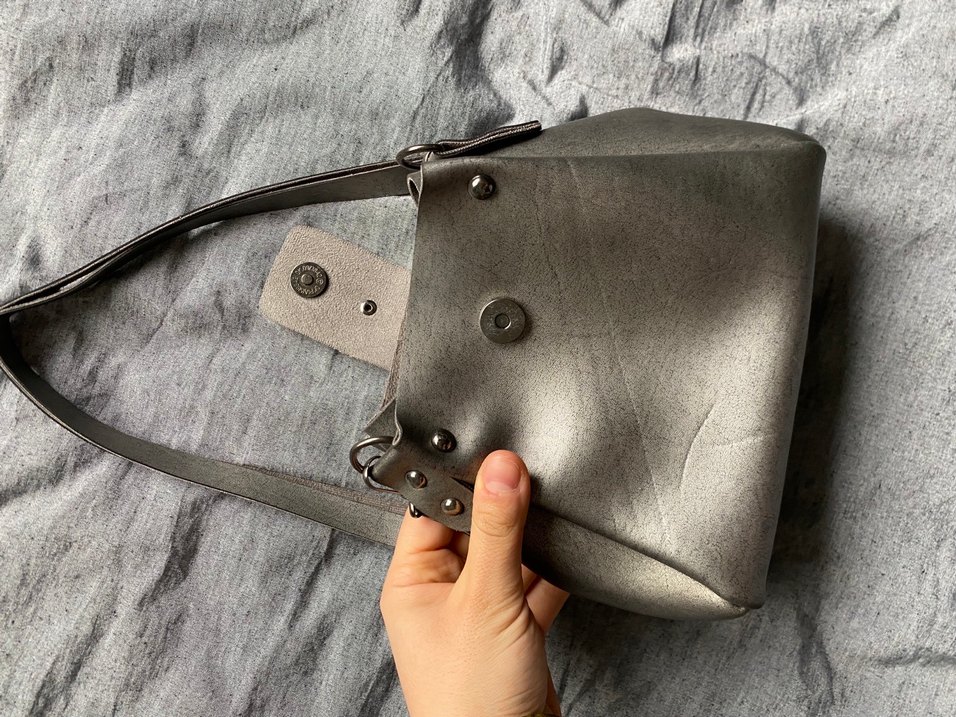 Tokalı Gri Deri Kadın Çanta - Görsel 3