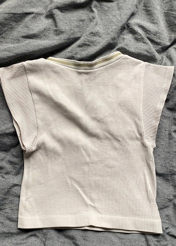 V Yaka Kısa Kollu Beyaz Kadın Tişört - Görsel 2