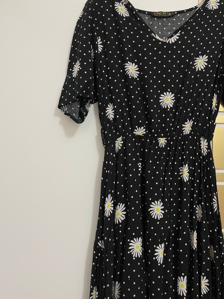 Siyah V Yaka Papatya Desenli Uzun Elbise - Görsel 2