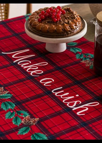 Kırmızı Nakışlı Kareli Masa Örtüsü - Görsel 2