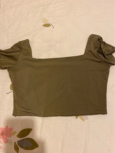 Diğer Kare yaka haki crop