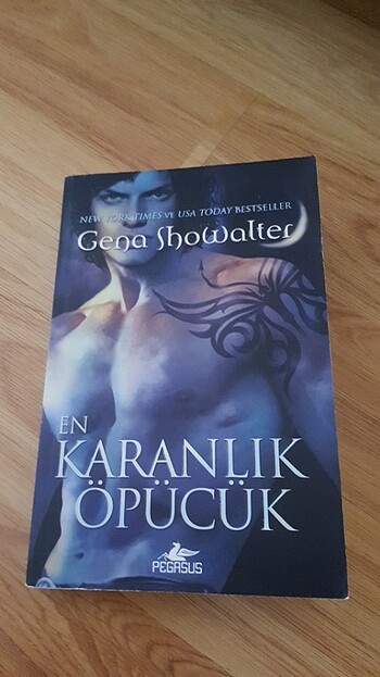 En Karanlık Öpücük - Gena Showalter