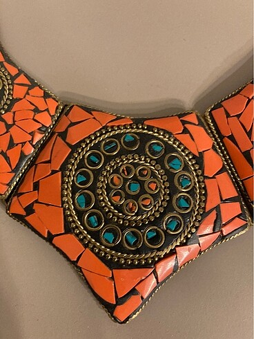 Tasarımcı kolye