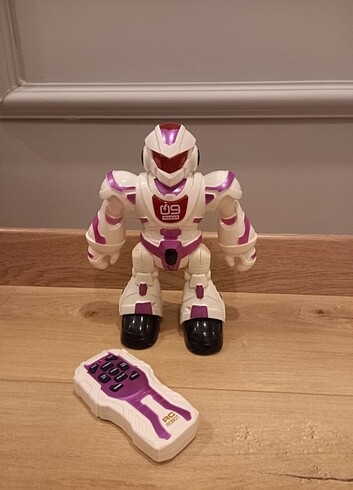  Beden Kumandalı robot