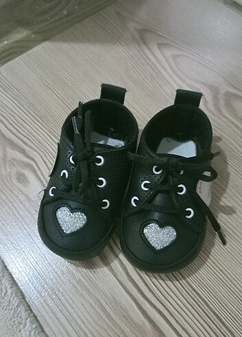 Bebek ayakkabısı 