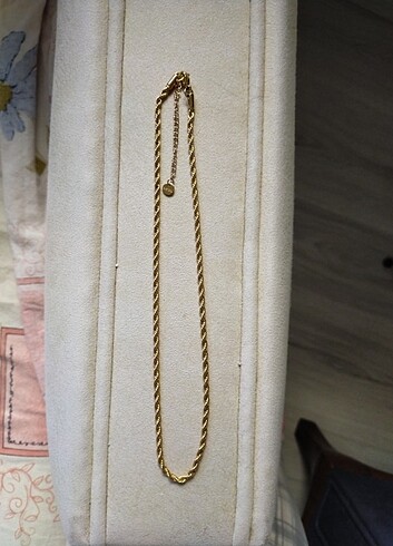 Batik Kadın nostaljik burgu kolye