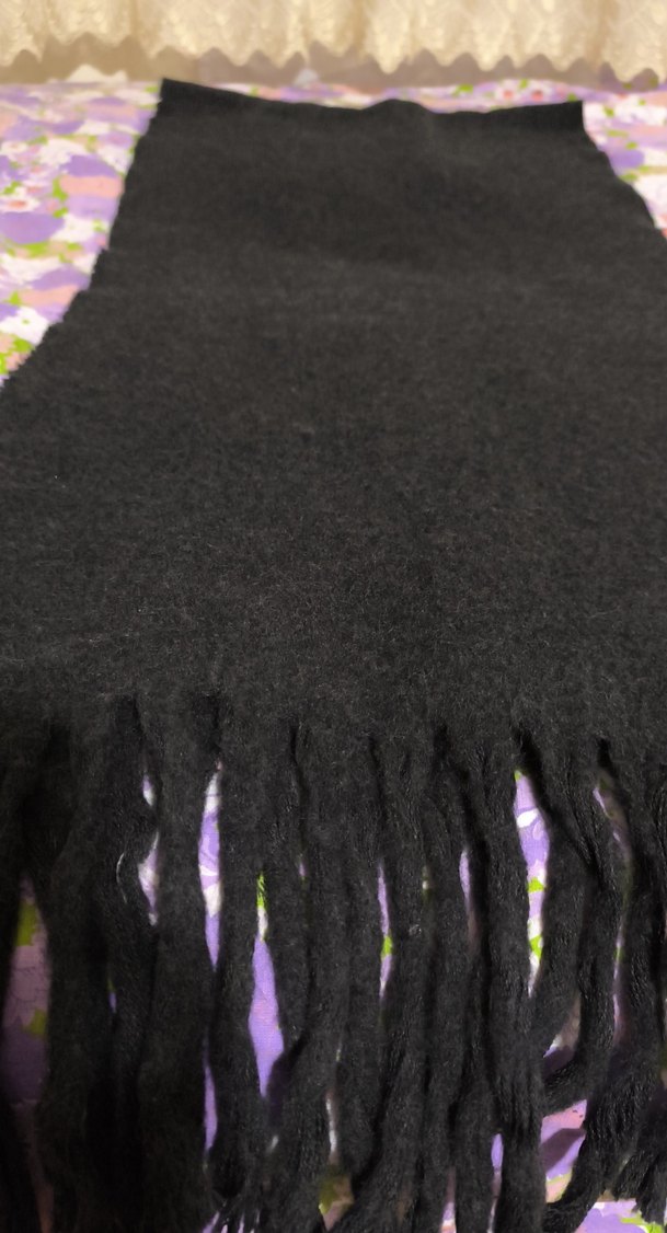 siyah, kırçıllı bayan atkı/şal iyi durumda - Görsel 4