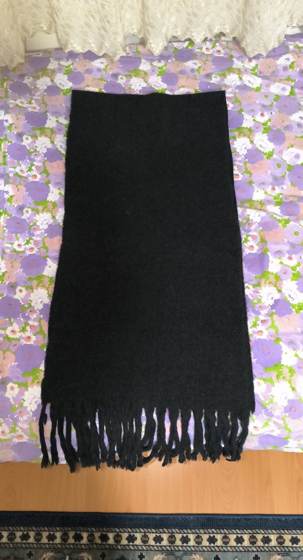 siyah, kırçıllı bayan atkı/şal iyi durumda - Görsel 2