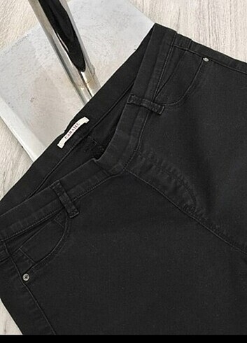 xxl Beden siyah Renk siyah 44 bedene uyan pantolon.. iyi durumda..