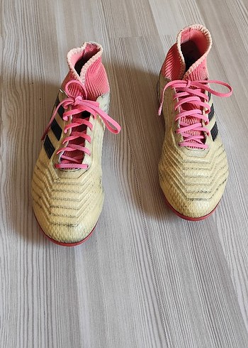 41 Beden Adidas Predetor Halı Saha Krampon Ayakkabı