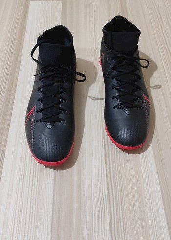 45 Beden Nike Mercural Suberfly Halı Saha Ayakkabı