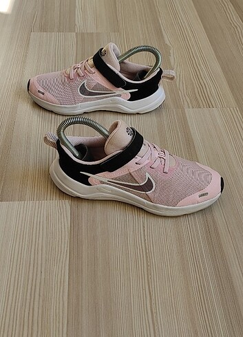 Nike Kız Çocuk Spor Ayakkabı 