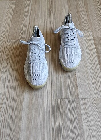 37 Beden Nike Air Wapormax Erkek Çocuk Spor Ayakkabı Orjinal Üründür