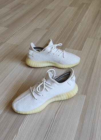 39 Beden Adidas Yeezy Erkek Spor Ayakkabı Orjinal Üründür