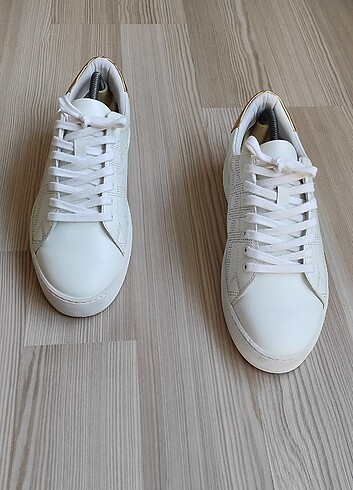 39 Beden Burberry Kadın Spor Ayakkabı Orjinallik Kodu (CNHESHANE)