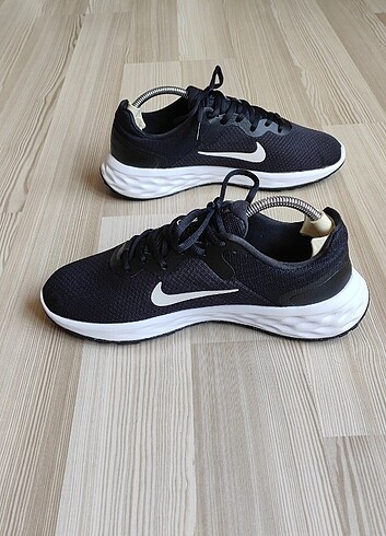 Nike Nike Revolution Erkek Spor Ayakkabı