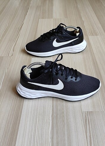 Nike Revolution Erkek Spor Ayakkabı