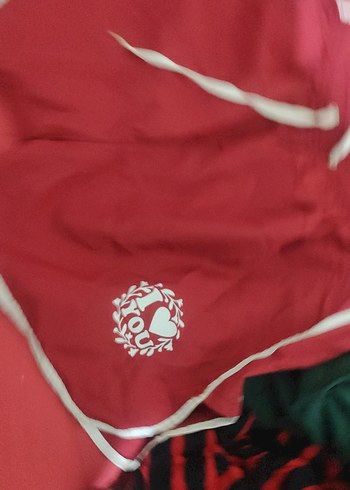 Kırmızı Şort yepyeni çok hafif - Görsel 2