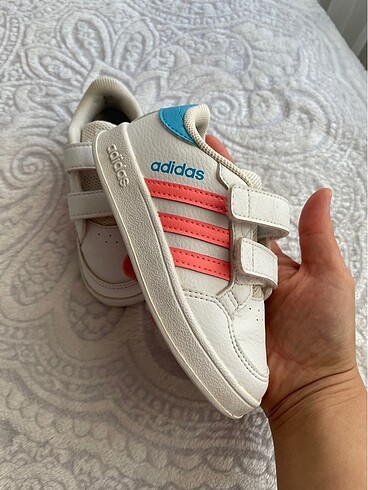 Adidas ayakkabı 23