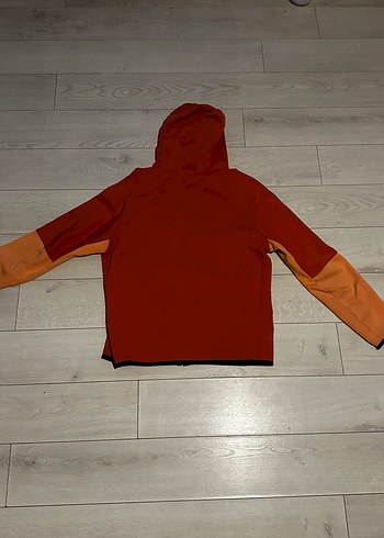 Kırmızı Kapüşonlu Erkek sportif hırka
