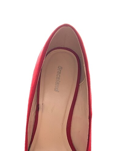 38 Beden kırmızı Renk PreLoved Stiletto %70 İndirimli.
