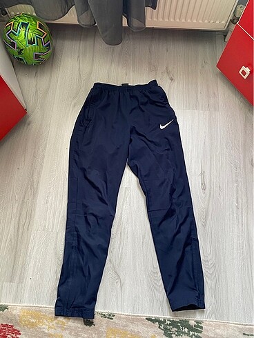 Nike paraşüt eşofman